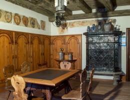 So könnte eine Stube eines Chorherren oder einer Bürgerfamilie im 17. Jahrhundert ausgesehen haben.